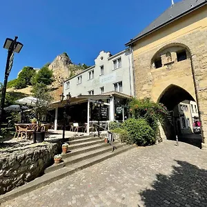 https://petit-de-la-ruine.valkenburgaandegeul-hotels.com